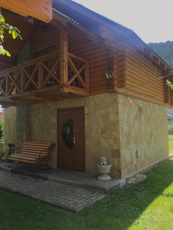 Yablunevyi Tsvit Яремча Экстерьер фото